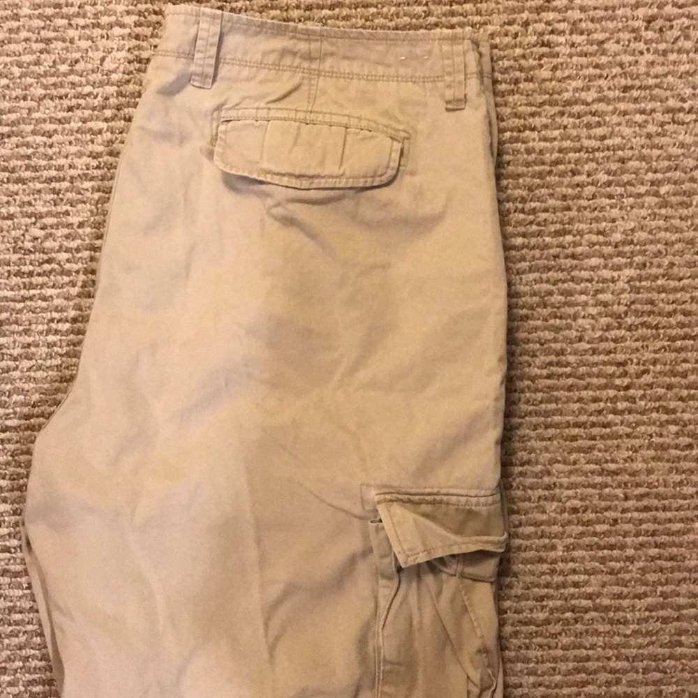 Men’s Gap cargo shorts